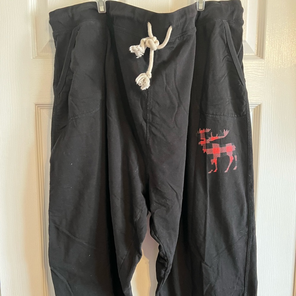 Black joggers with red and black checkered deer 3xl